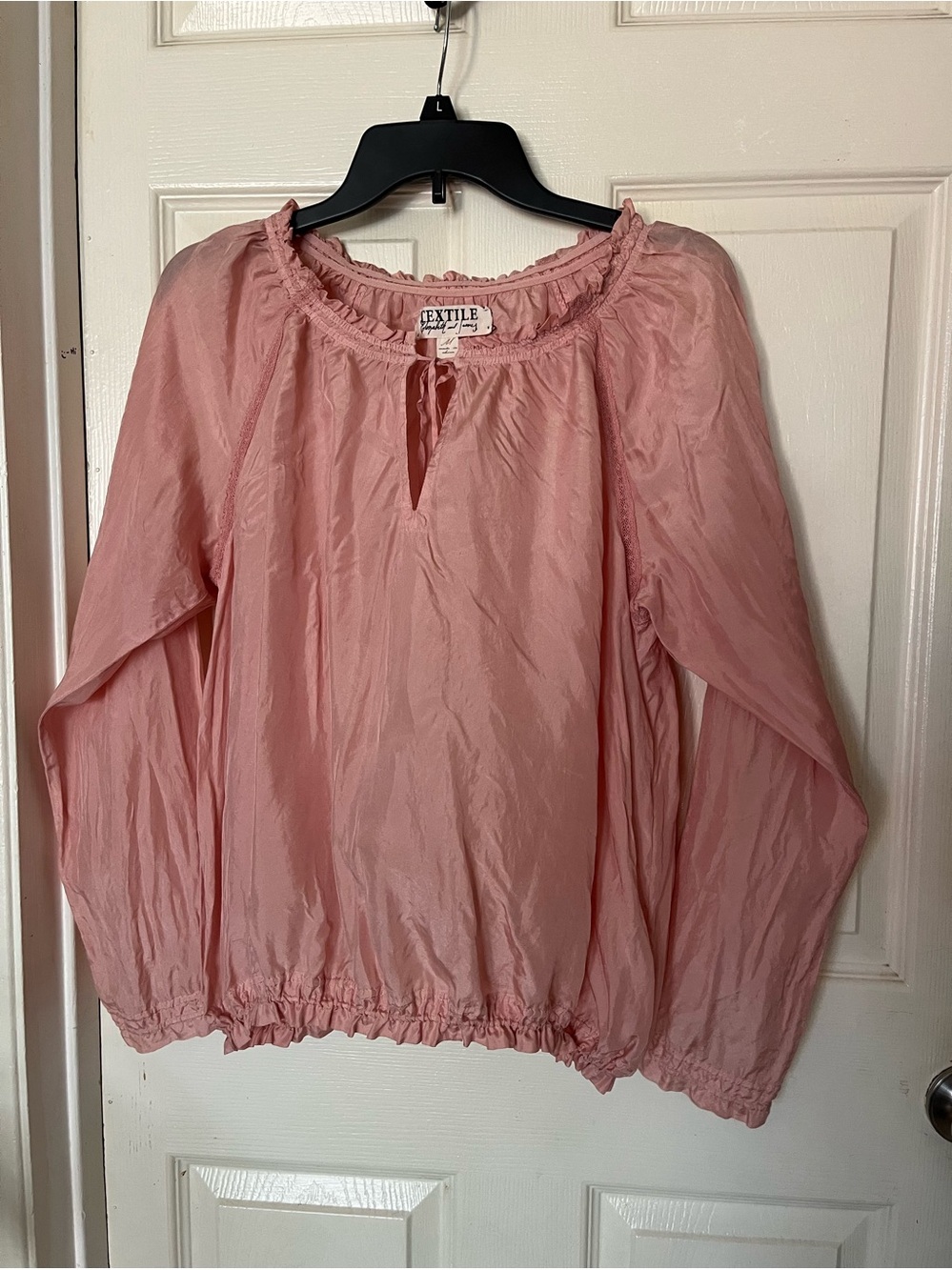 TEXTILE Elizabeth and James Soft Pink Peasant Tunic Blouse
